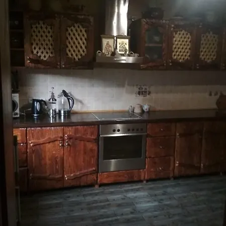 Гуцульський Двір *