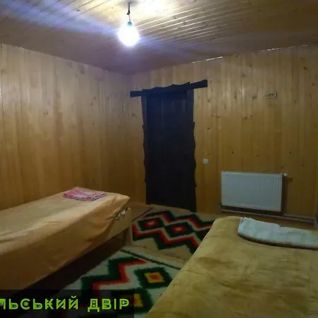 אתר קמפינג Гуцульський Двір Krivorovnya